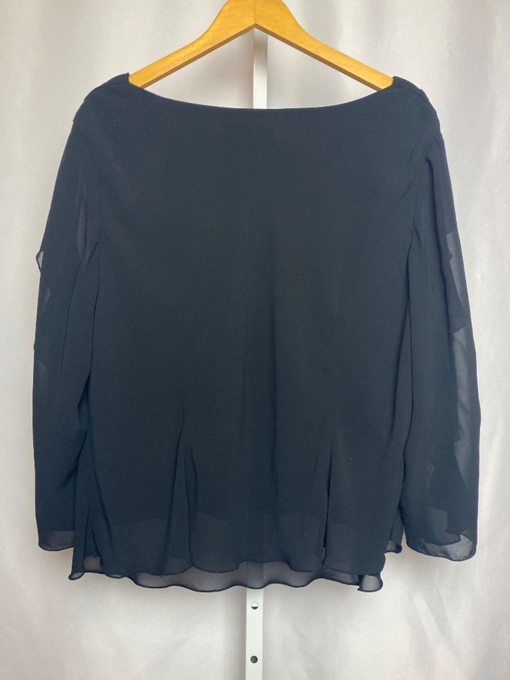 Dana Kay Womenʻs Plus Size Black Draped Cowl Neckline Ruffle Sleeve Blouse 24W - Picture 8 of 8